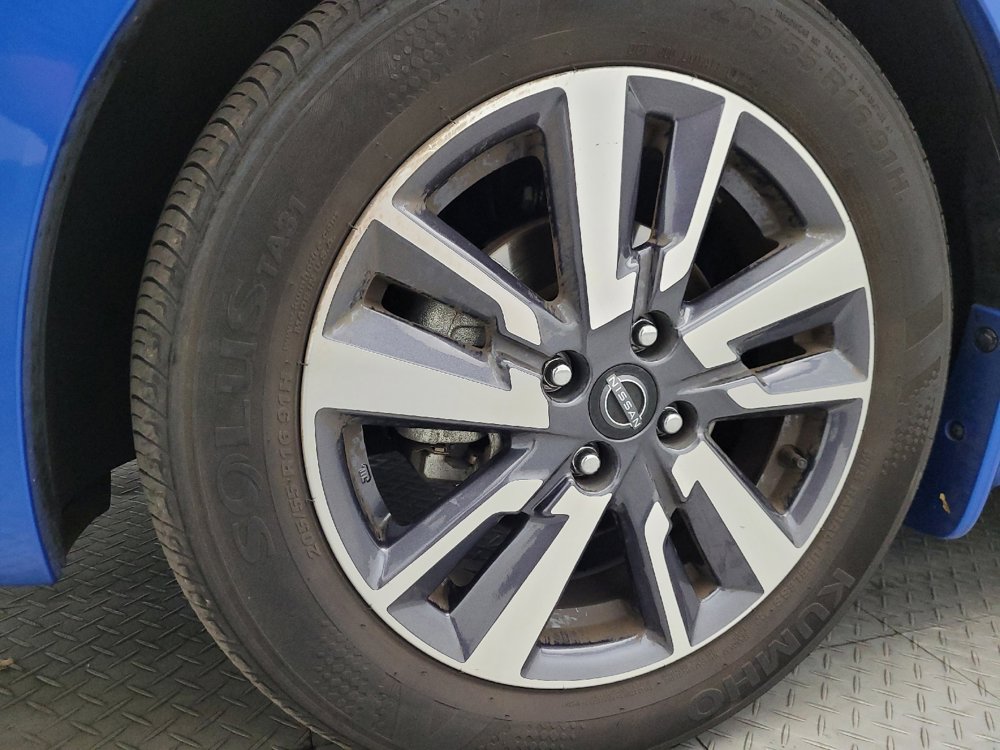 Used 2024 Nissan Versa SV w/ Trunk Package image 31