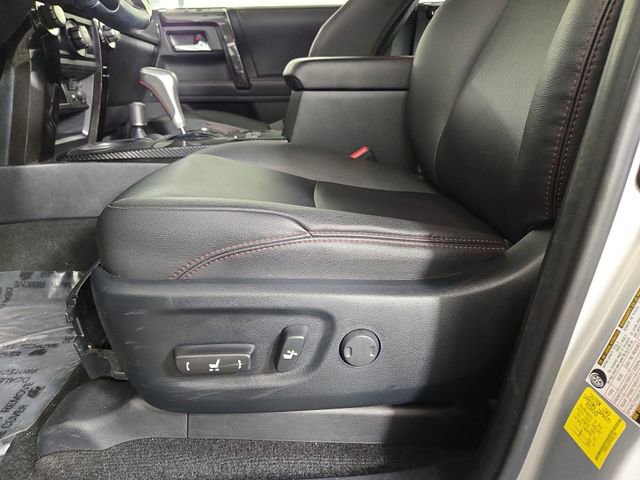 Used 2024 Toyota 4Runner TRD Off-Road Premium AWD/4WD image 31