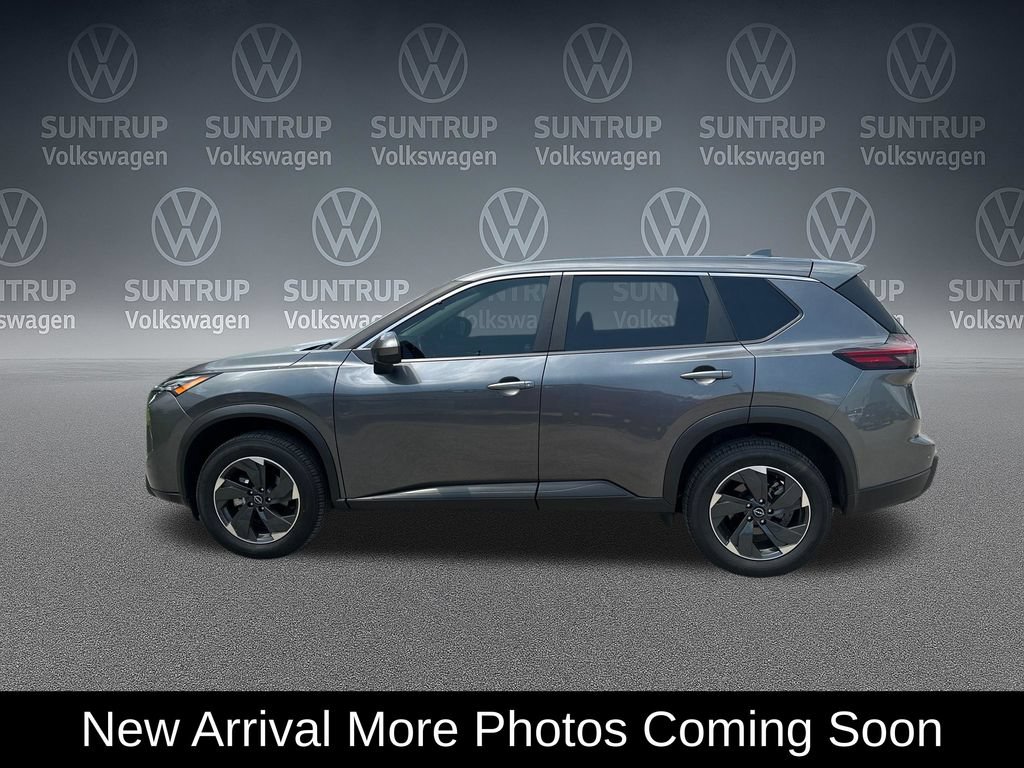 Used 2025 Nissan Rogue SV AWD/4WD image 2