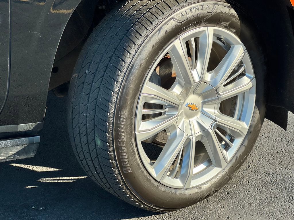 Used 2022 Chevrolet Suburban High Country AWD/4WD image 9