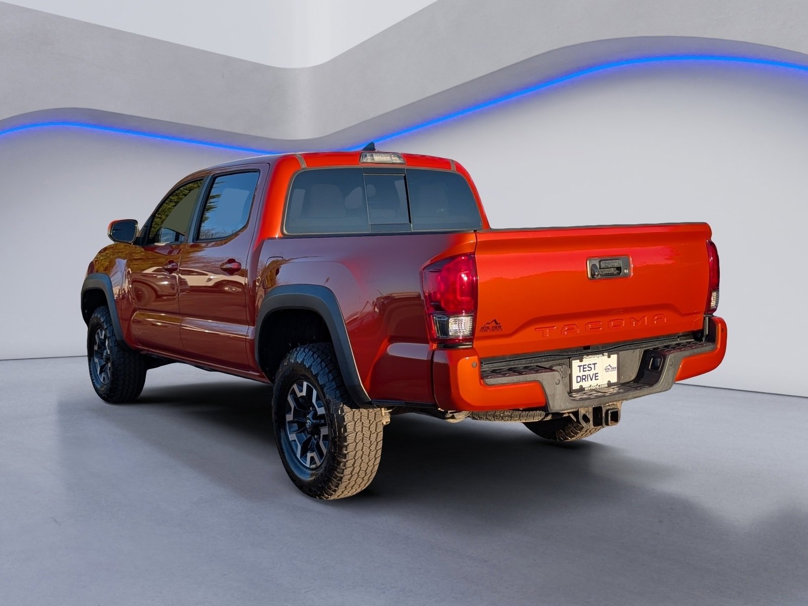 Used 2017 Toyota Tacoma TRD Sport image 8