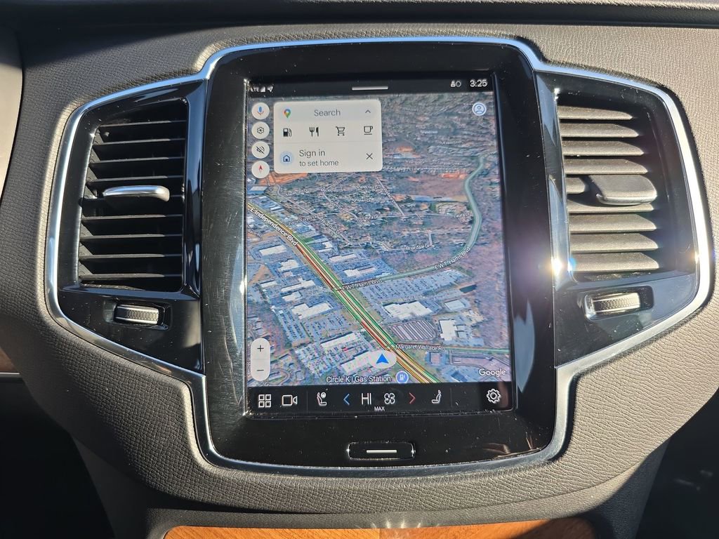Certified 2025 Volvo XC90 B6 Plus image 34