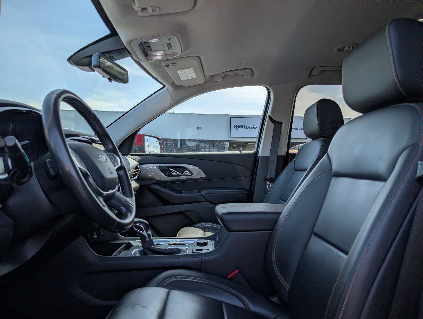 Used 2021 Chevrolet Traverse RS AWD/4WD image 9