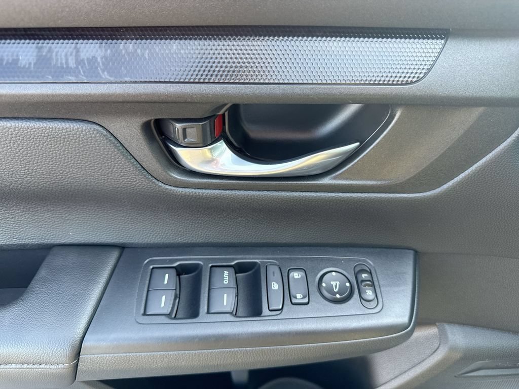 Used 2025 Honda CR-V LX image 23