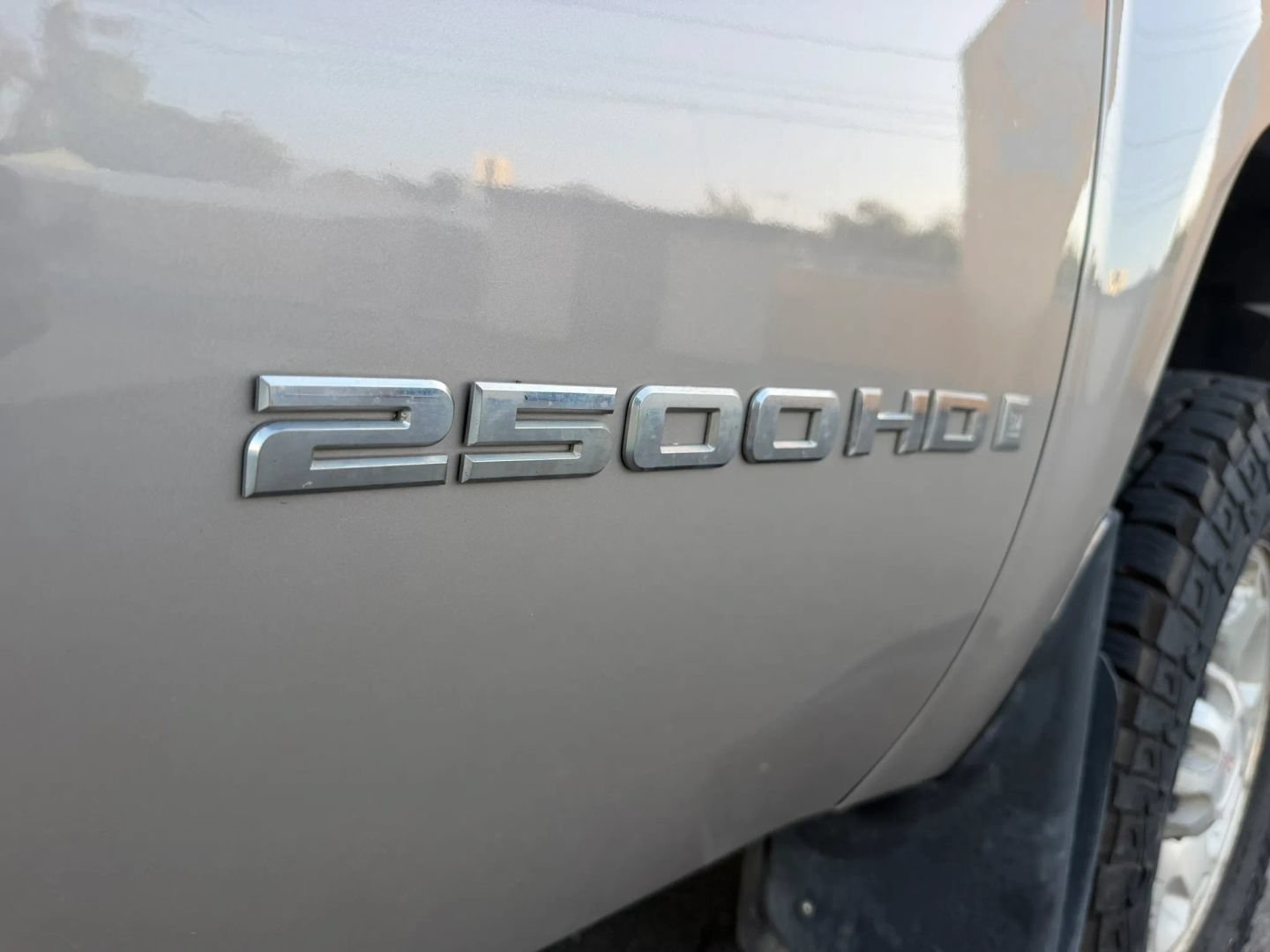 Used 2007 GMC Sierra 2500 SLE w/ Z71 Off-Road Package AWD/4WD image 30
