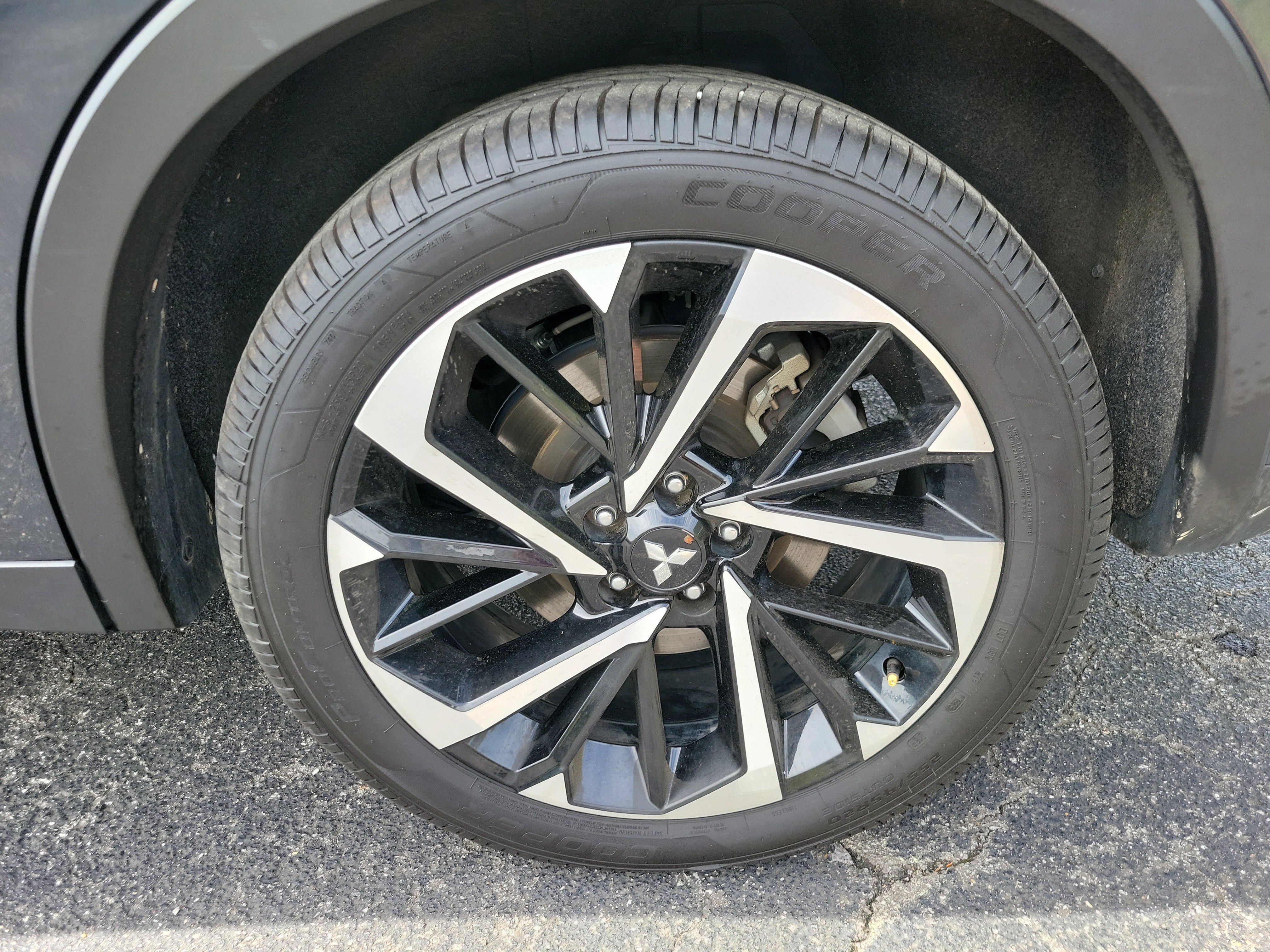 Used 2024 Mitsubishi Outlander SE image 29