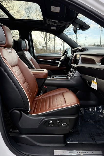 Used 2023 GMC Yukon Denali Ultimate image 14