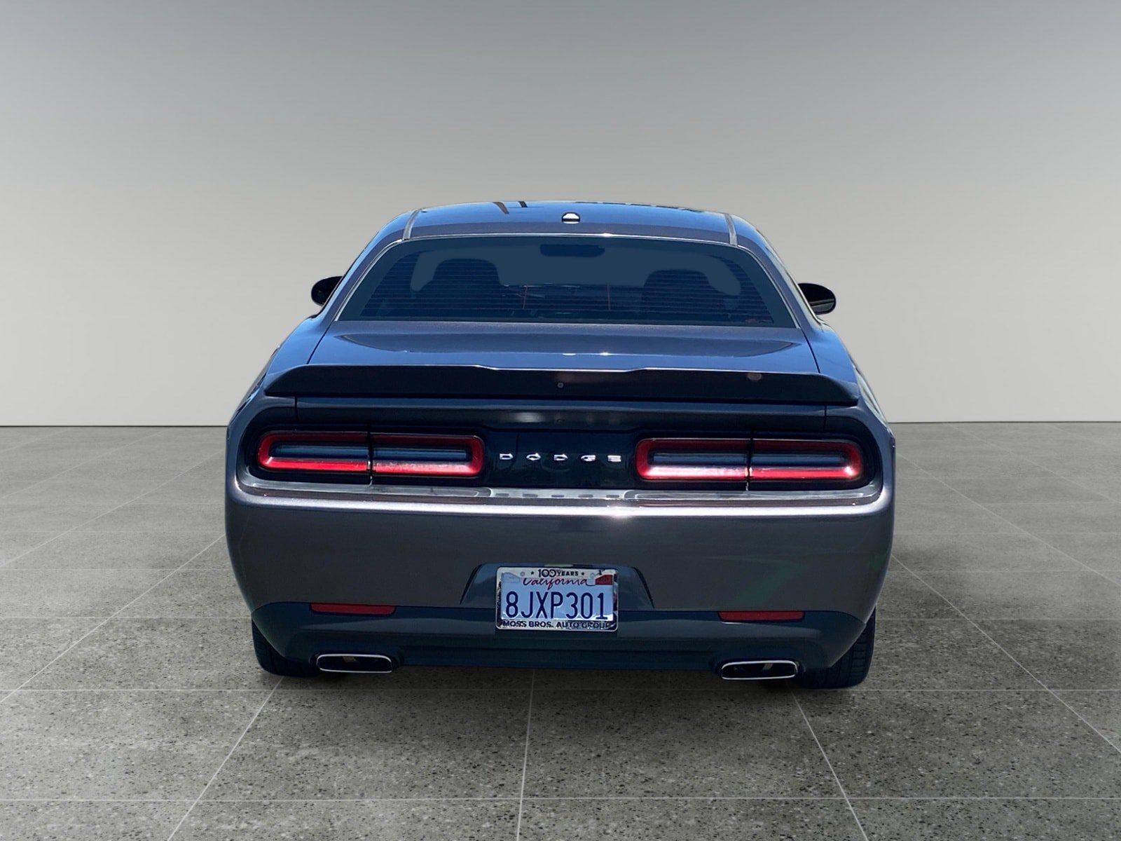 Used 2019 Dodge Challenger SXT w/ Blacktop Package RWD image 4
