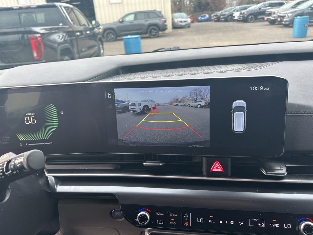 Used 2025 Kia Carnival image 16