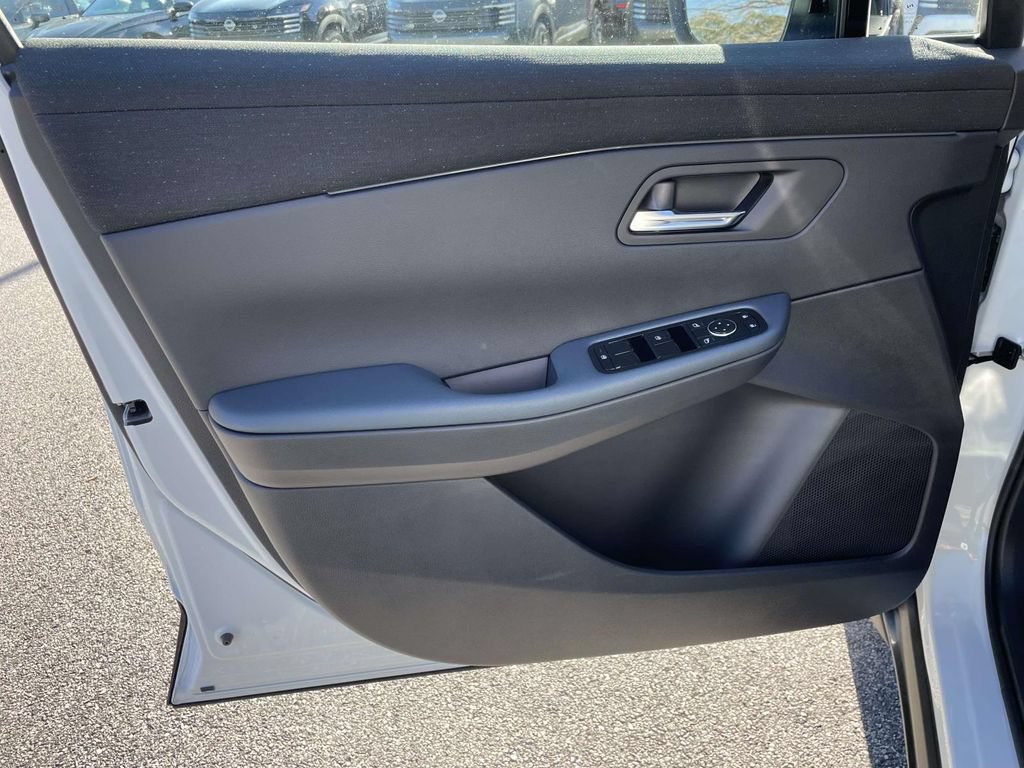 New 2026 Nissan Leaf SV+ w/ Floor Mat Package (SV+) FWD image 13