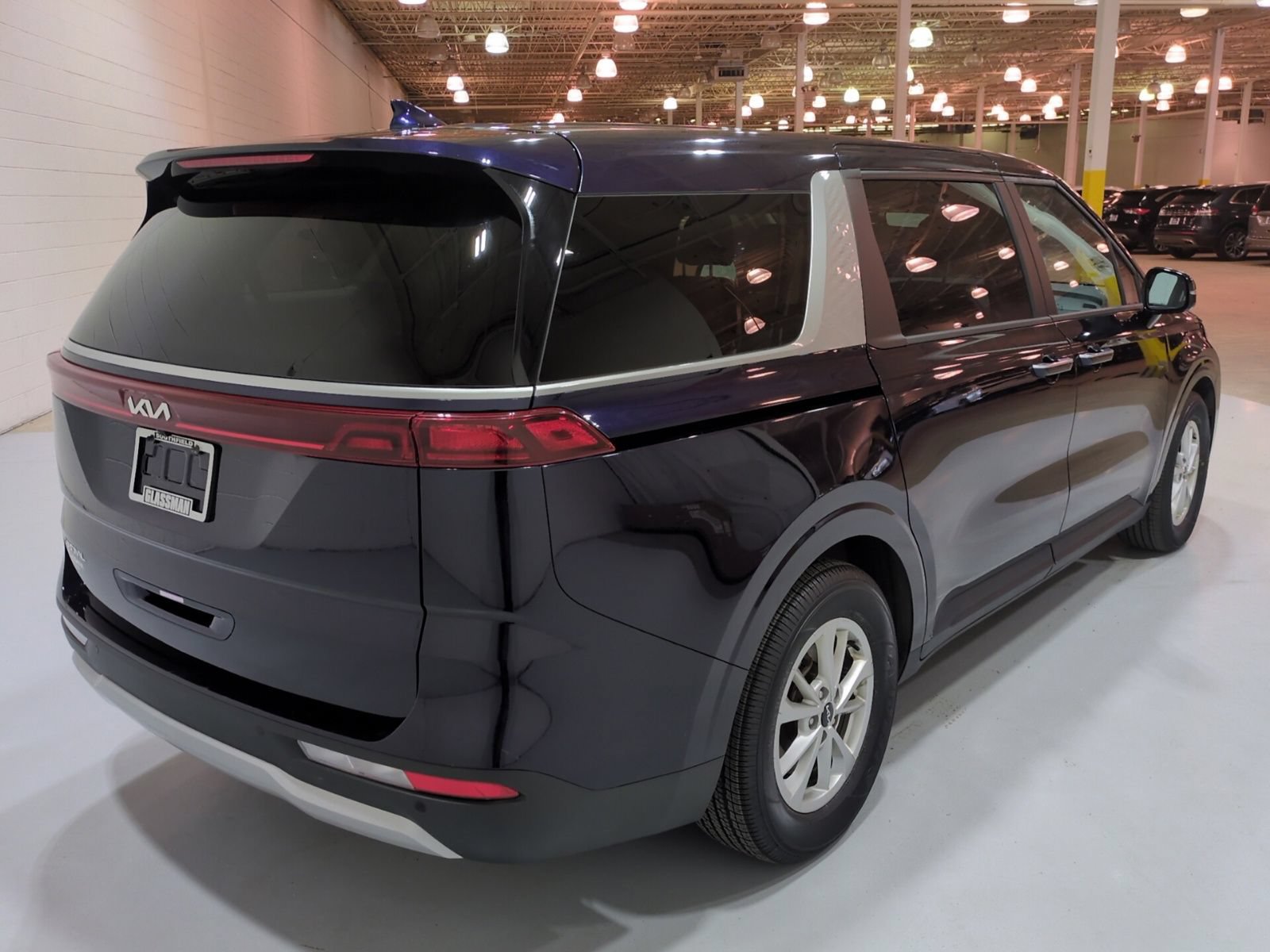 Certified 2024 Kia Carnival LX FWD image 3