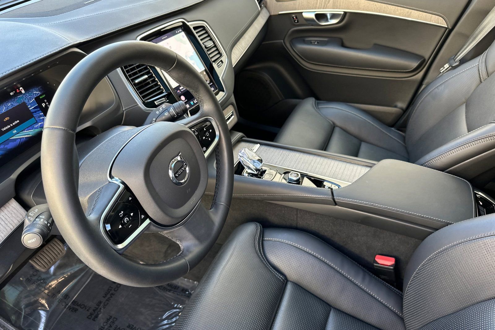Used 2024 Volvo XC90 T8 Ultimate w/ Protection Package image 13