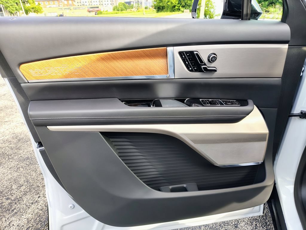 New 2027 Cadillac Vistiq Premium Luxury AWD/4WD image 19