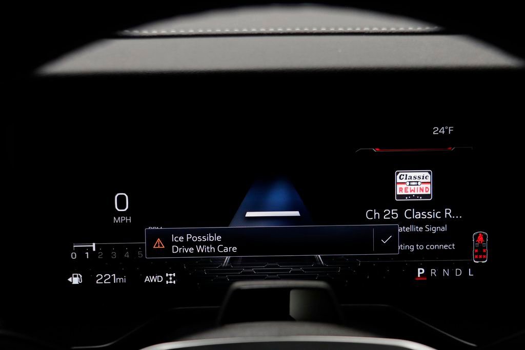 Used 2025 GMC Acadia Denali w/ Super Cruise Package image 8