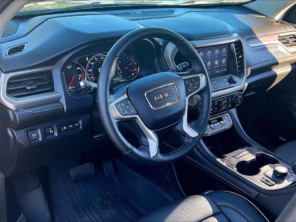 Used 2023 GMC Acadia Denali w/ Denali Ultimate Package AWD/4WD image 8