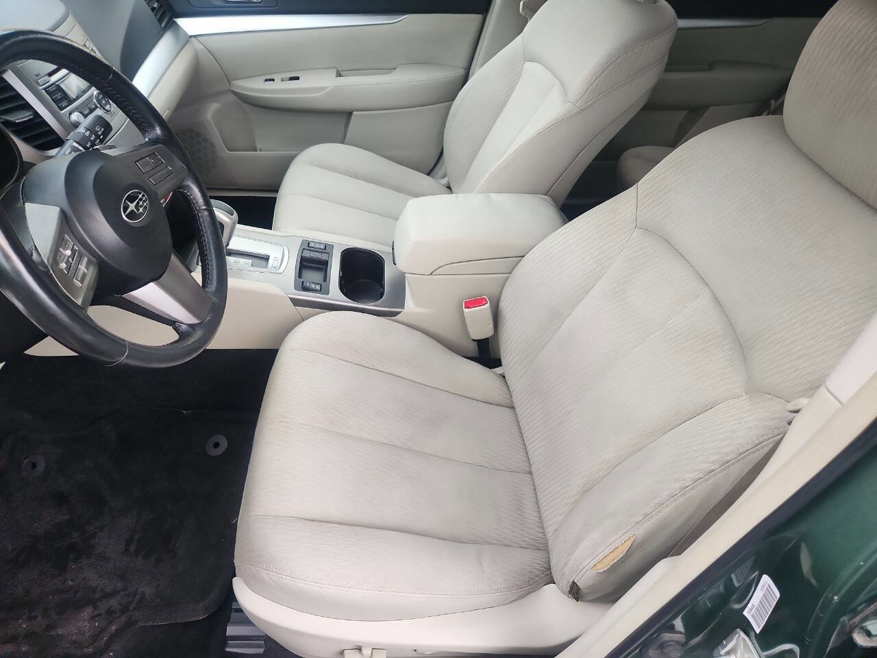 Used 2011 Subaru Outback 2.5i Premium image 4