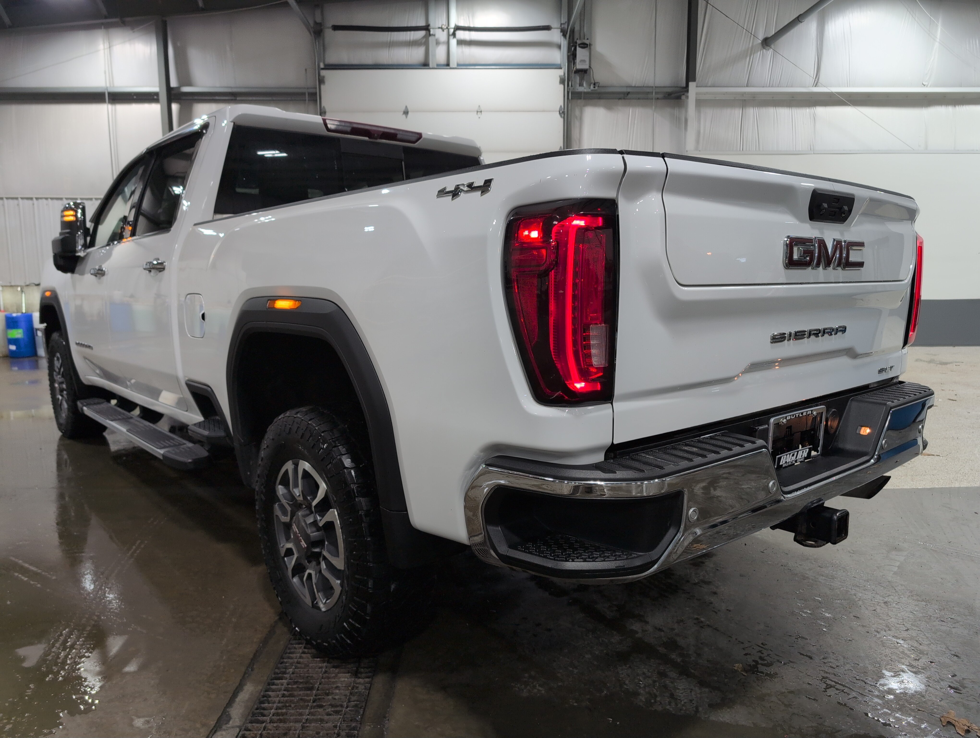 Used 2021 GMC Sierra 2500 SLT w/ SLT Premium Package AWD/4WD image 4