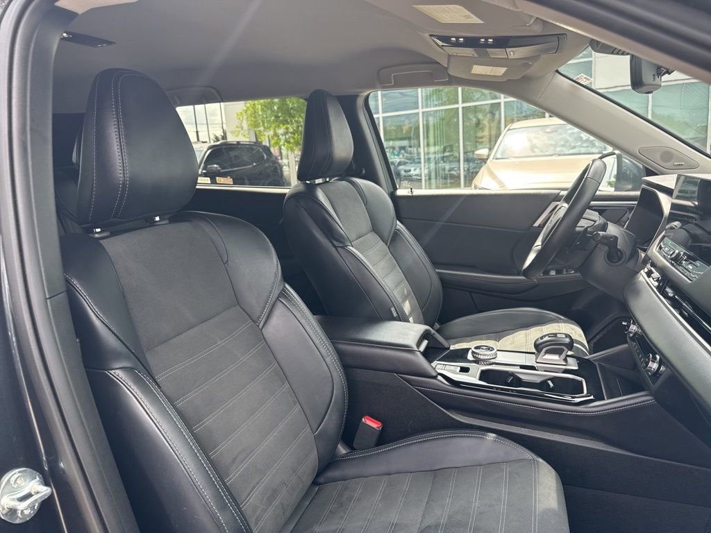 Used 2025 Mitsubishi Outlander SE FWD image 20