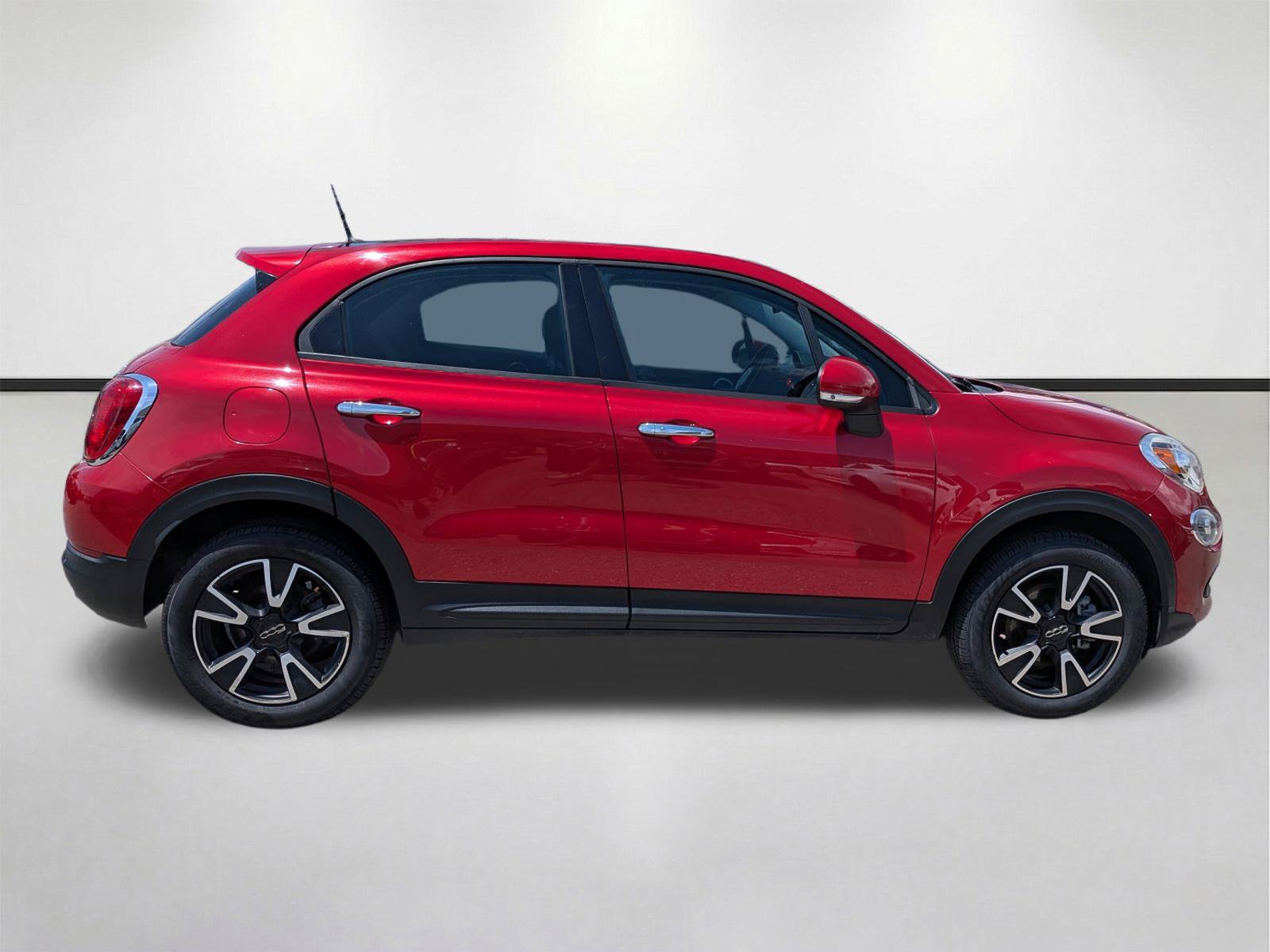 Used 2017 FIAT 500X Pop w/ Pop Popular Equipment Package AWD/4WD image 3