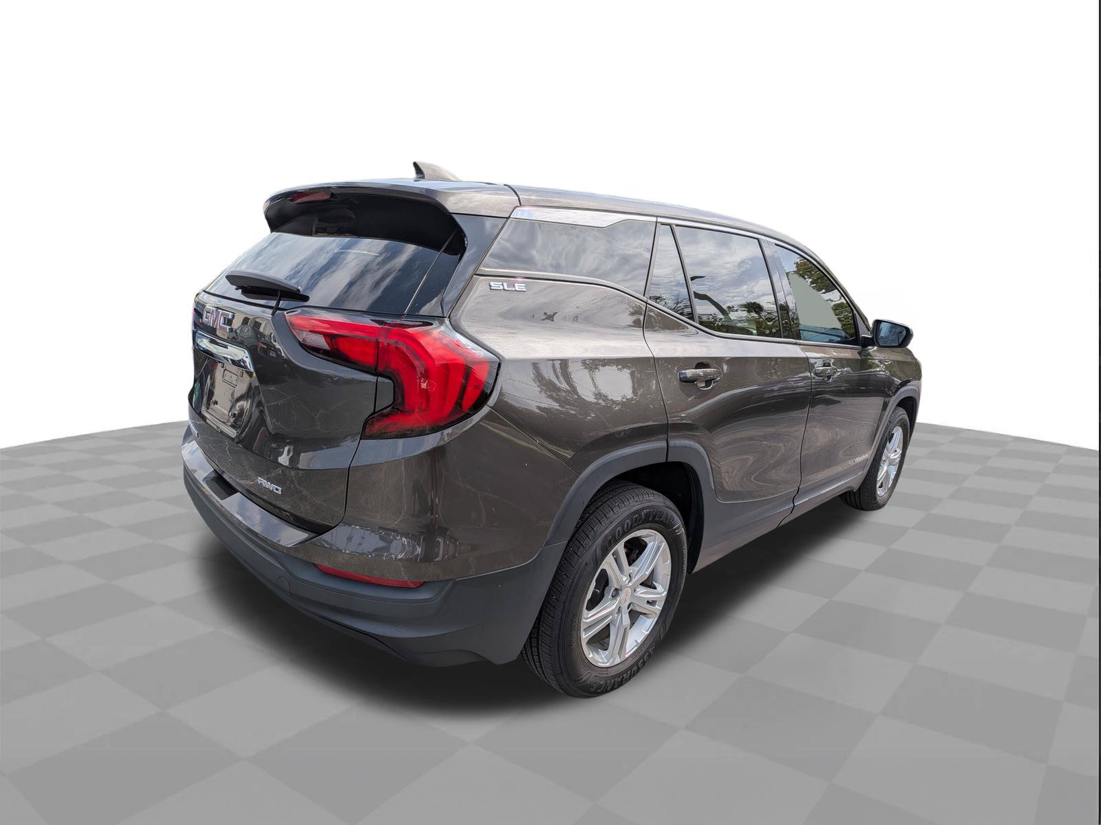 Certified 2020 GMC Terrain SLE w/ LPO, Floor Liner Package AWD/4WD image 4