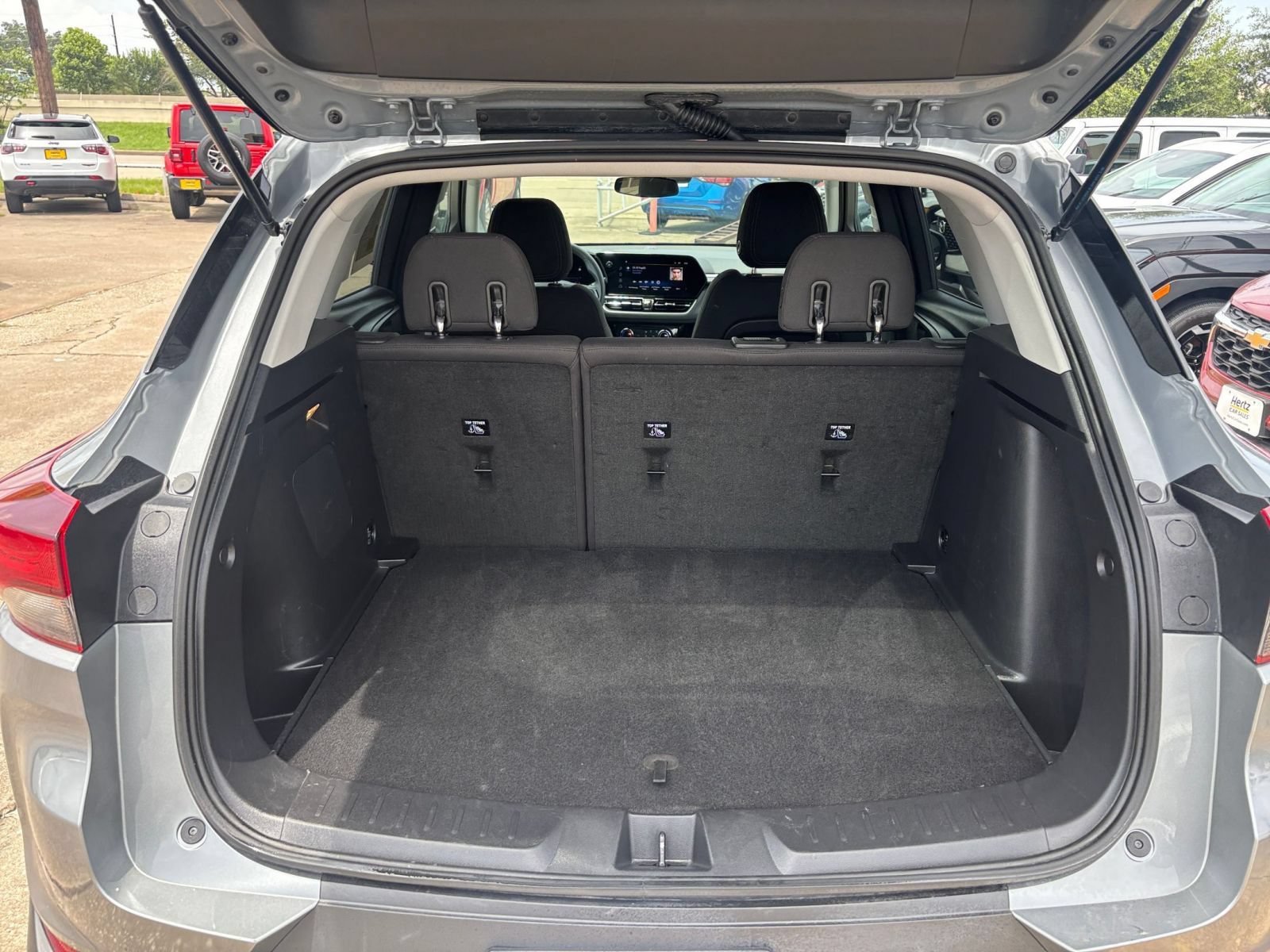 Used 2025 Chevrolet TrailBlazer LT AWD/4WD image 30