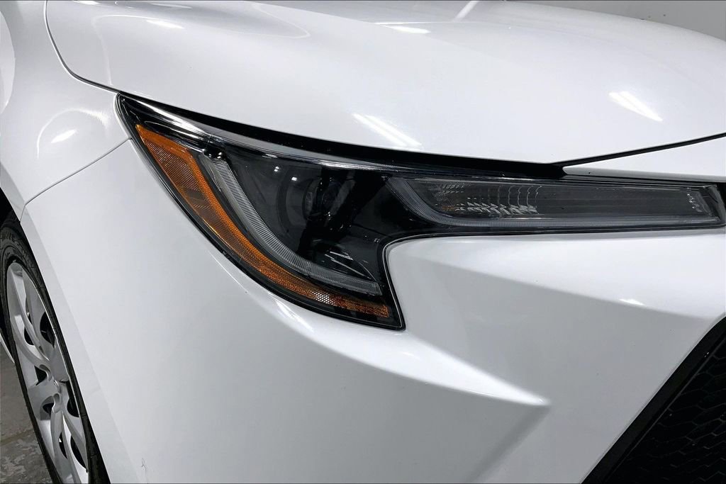 Used 2022 Toyota Corolla LE image 37