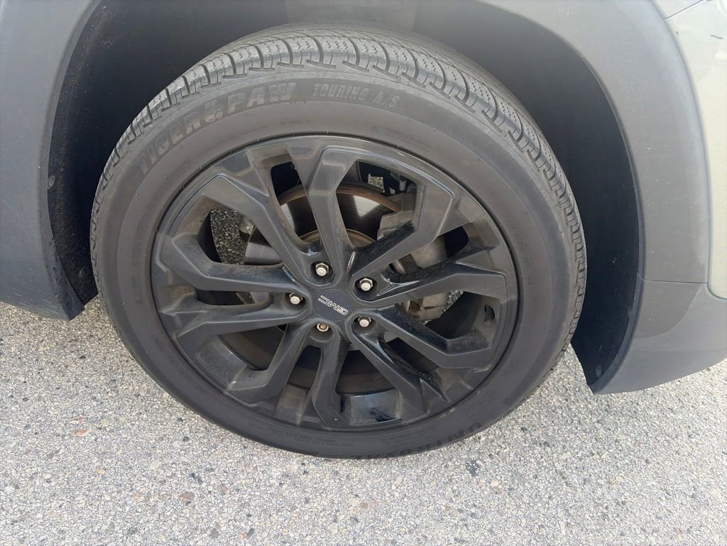 Used 2020 GMC Terrain SLE w/ Elevation Edition FWD image 9