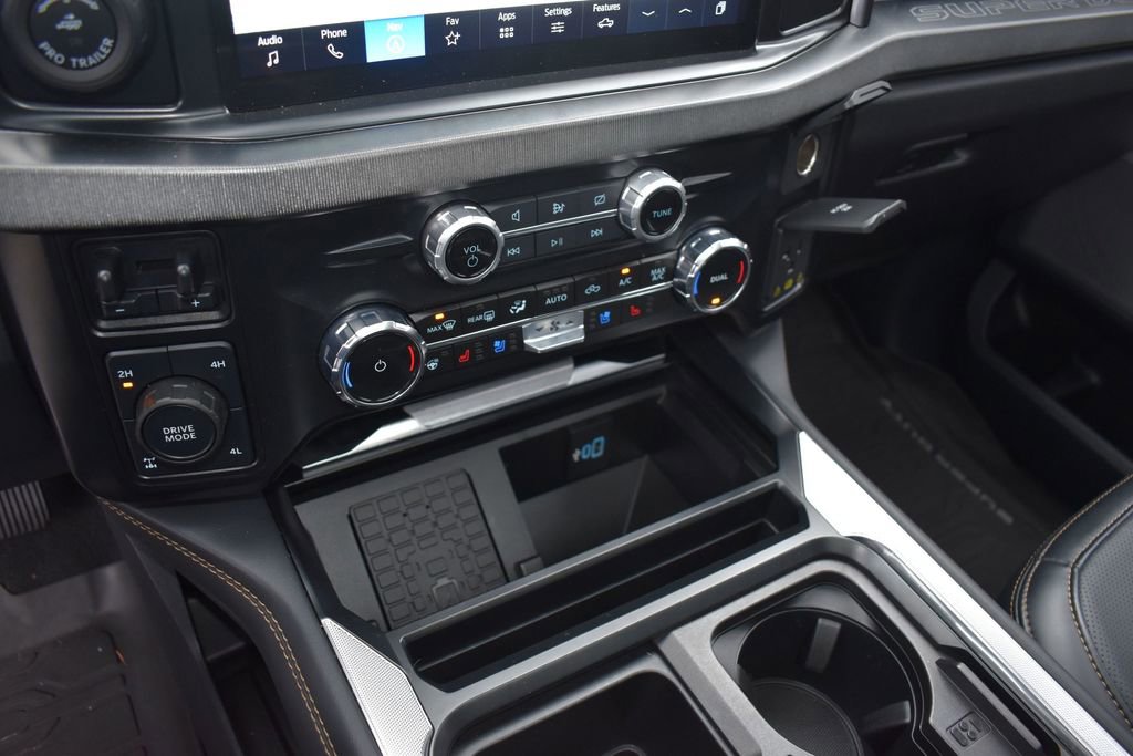 Used 2024 Ford F350 Platinum w/ FX4 Off-Road Package image 13