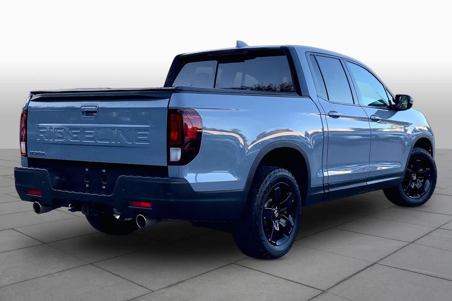 Certified 2025 Honda Ridgeline Black Edition image 13