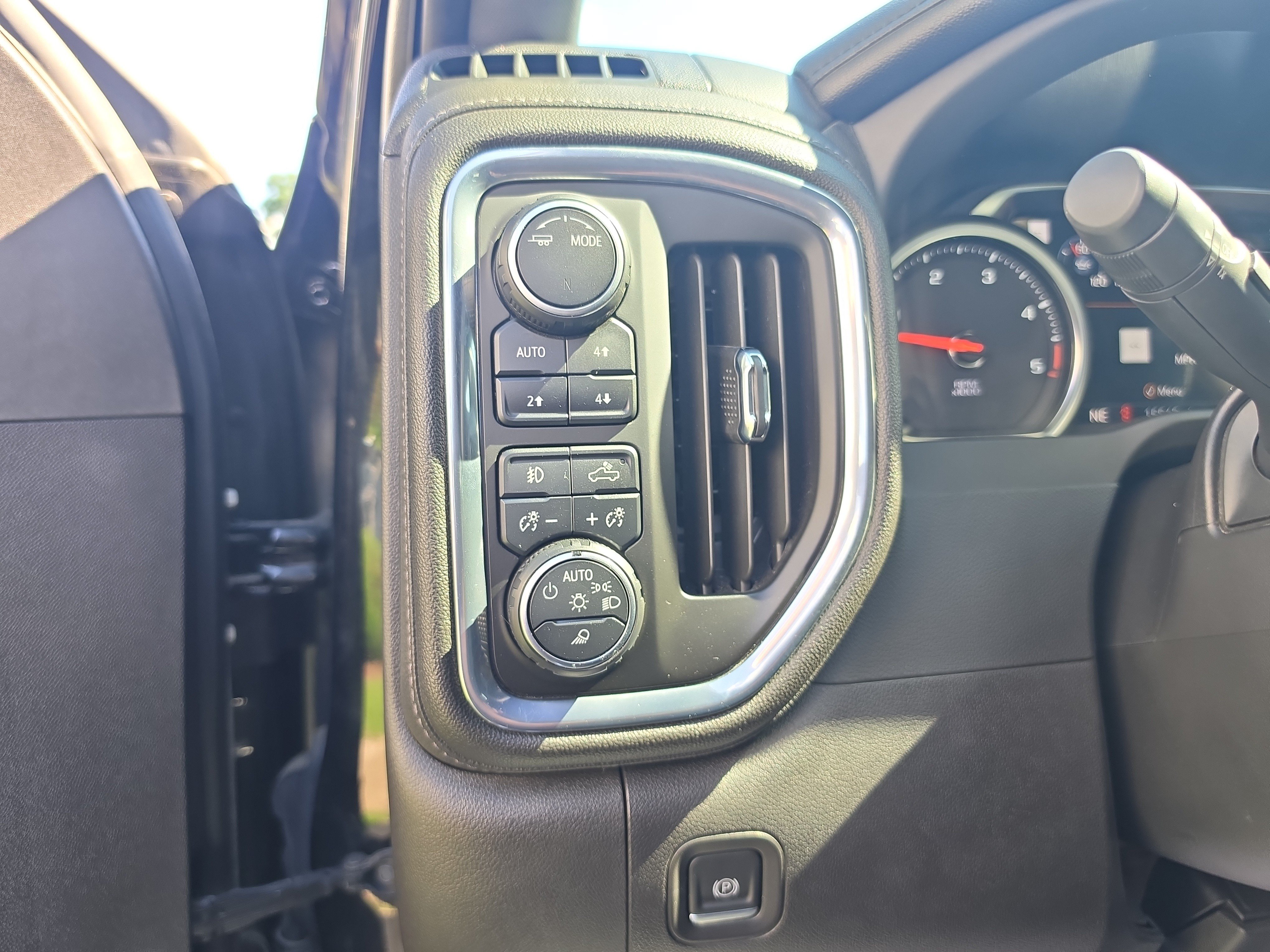 Used 2023 Chevrolet Silverado 3500 High Country w/ Z71 Off-Road Package AWD/4WD image 21