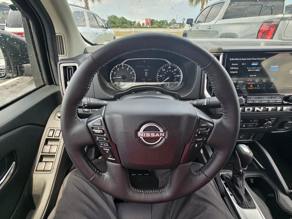 Used 2025 Nissan Frontier SV w/ SV Convenience Package RWD image 18