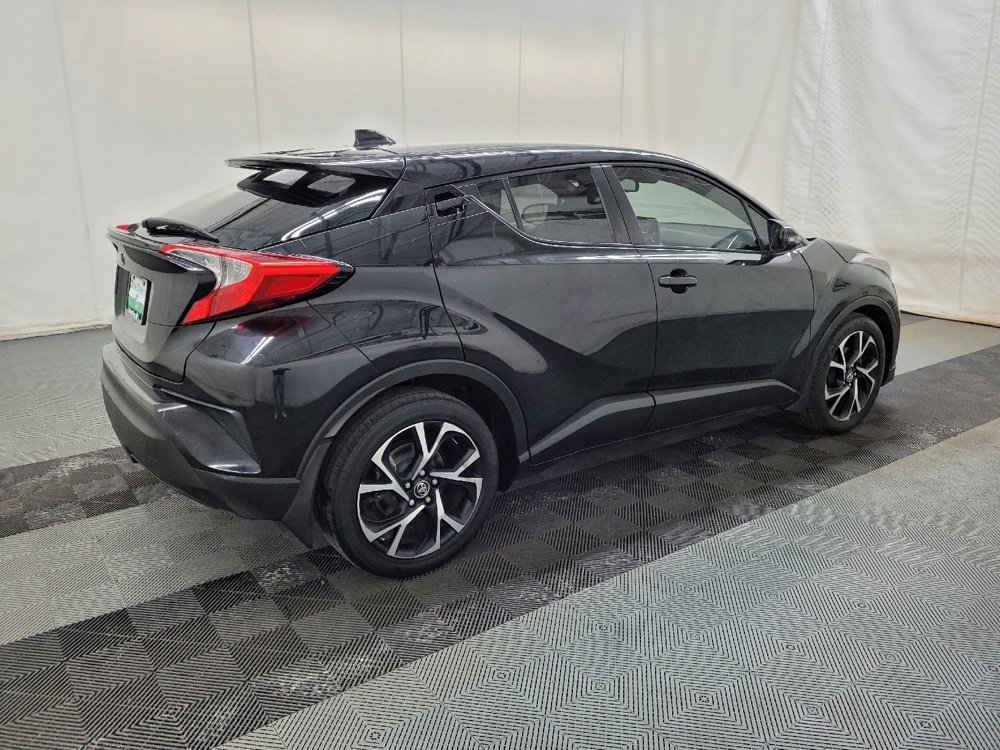 Used 2019 Toyota C-HR XLE image 10