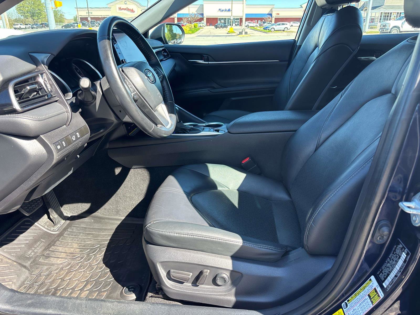 Used 2021 Toyota Camry XLE FWD image 7