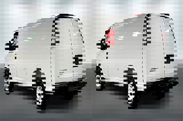 New 2025 Chevrolet Express 3500 w/ Driver Convenience Package image 3