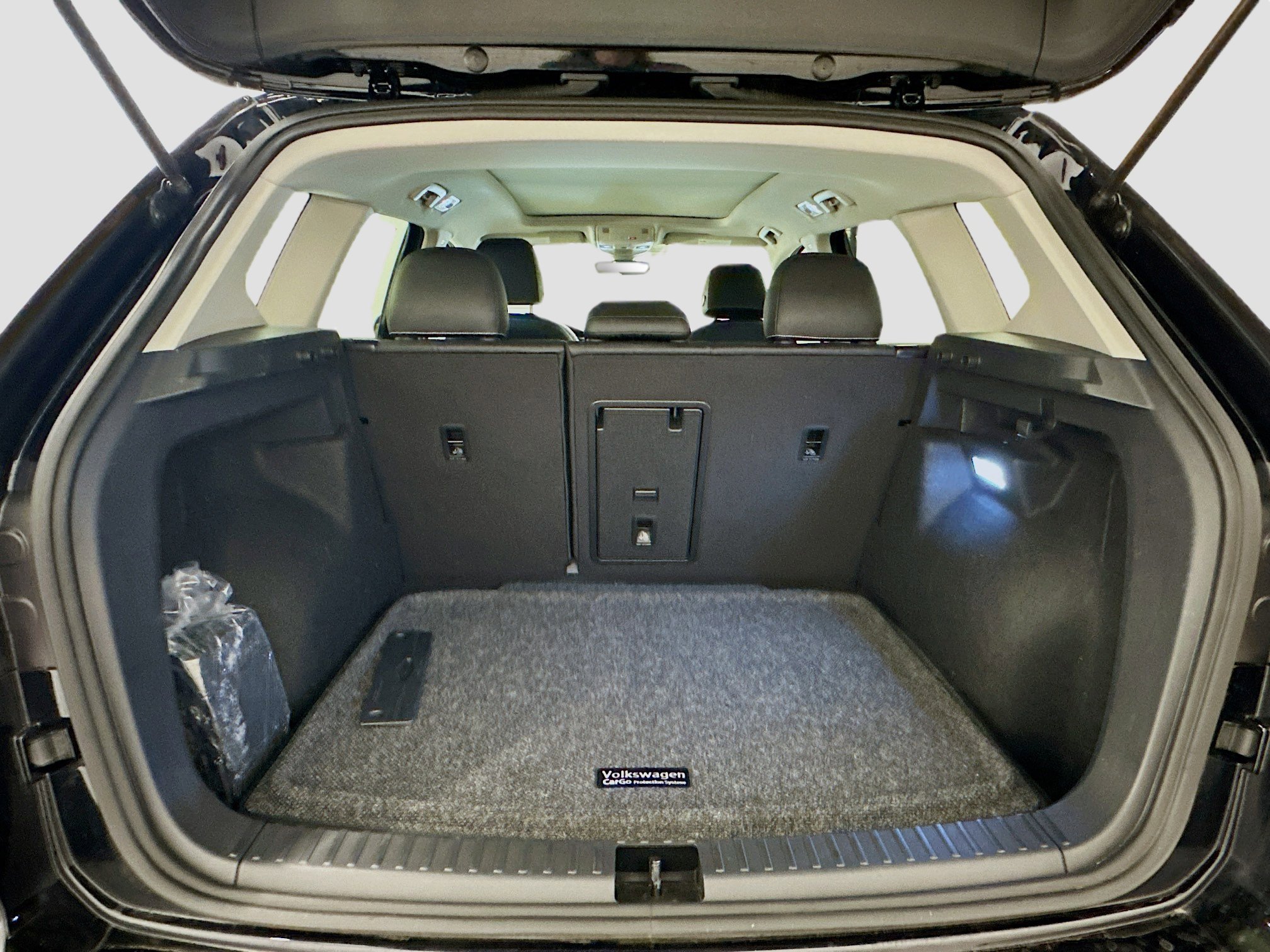 Used 2024 Volkswagen Taos SE w/ Panoramic Sunroof Package image 31