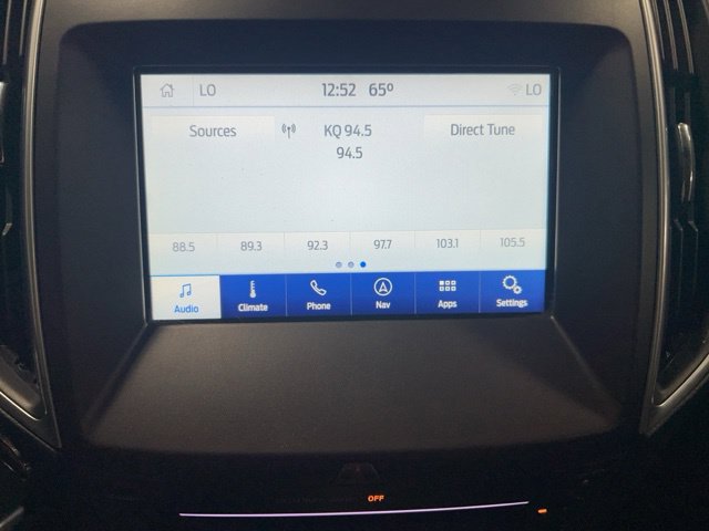 Used 2017 Ford Edge Titanium w/ Technology Package AWD/4WD image 3
