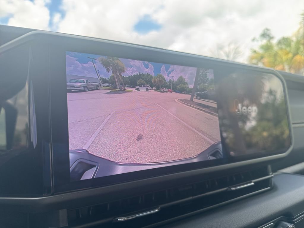 New 2025 Jeep Gladiator Sport image 21