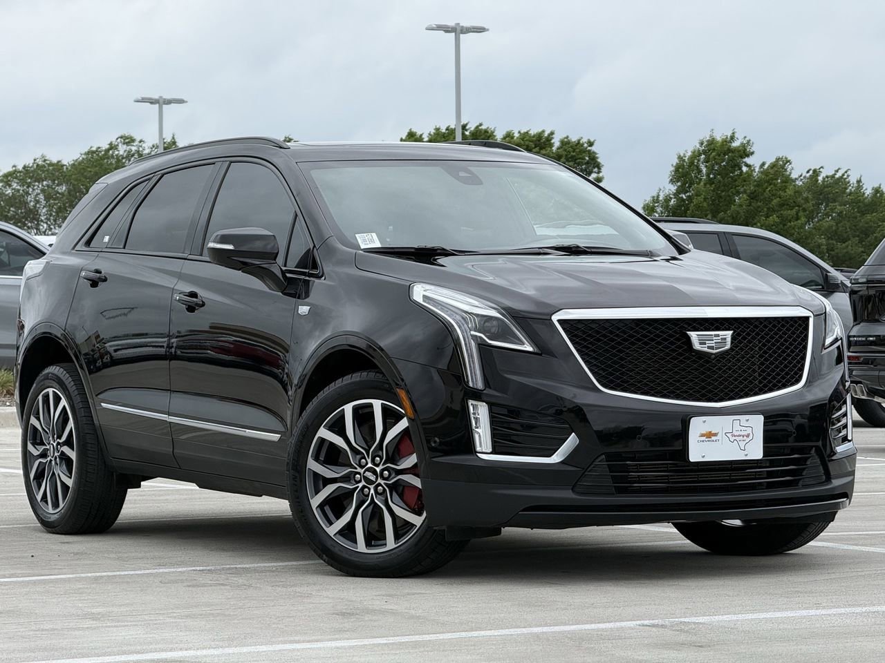 Used 2024 Cadillac XT5 Sportv w/ Platinum Package AWD/4WD image 2