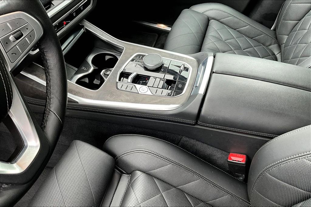 Used 2023 BMW X7 xDrive40i w/ Premium Package image 15