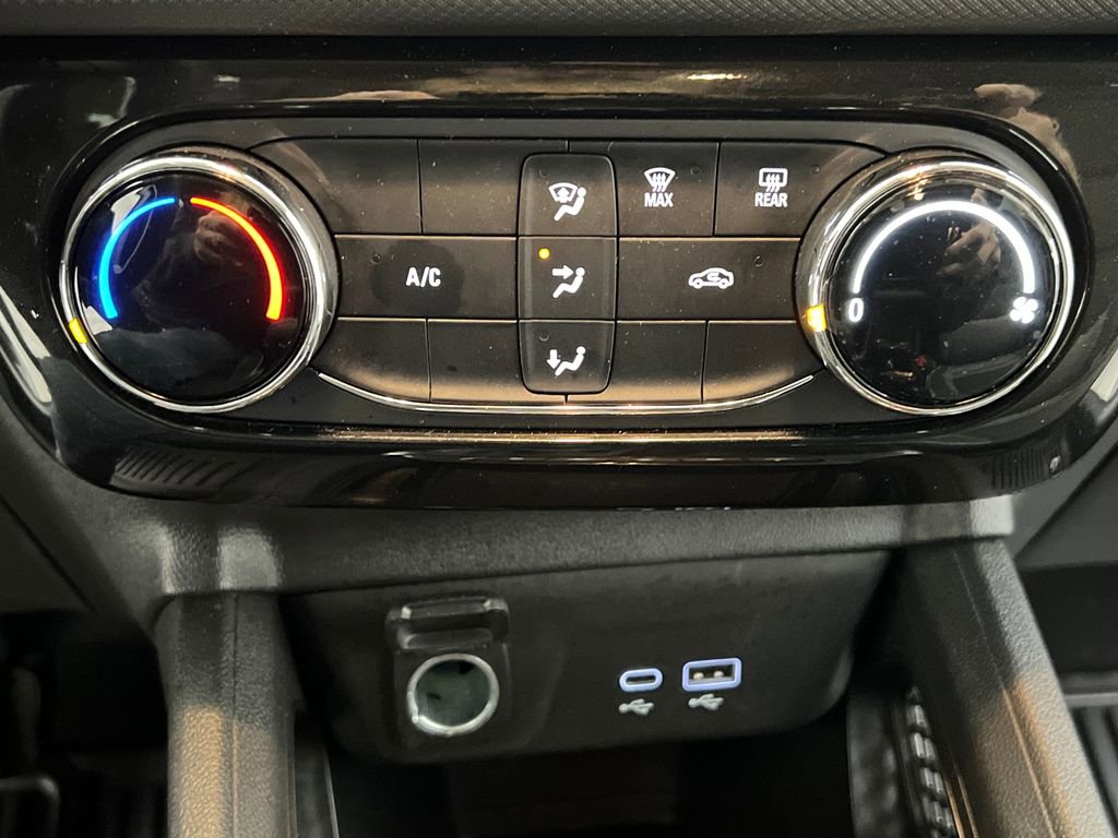 Used 2025 Chevrolet TrailBlazer LT AWD/4WD image 47
