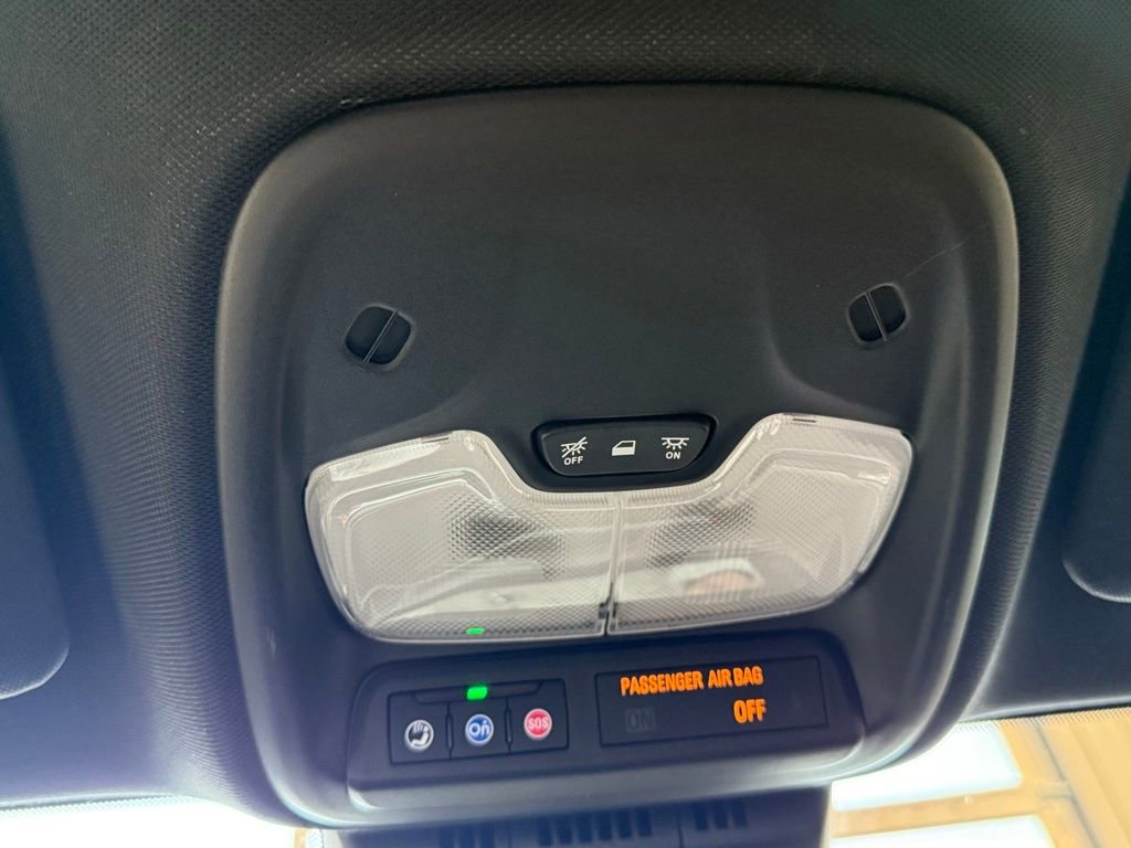 Used 2024 Chevrolet Colorado Z71 w/ Z71 Convenience Package 2 image 34