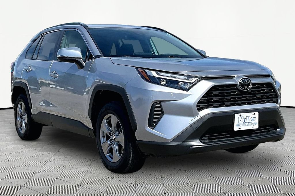 Used 2025 Toyota RAV4 XLE w/ Convenience Package AWD/4WD image 12