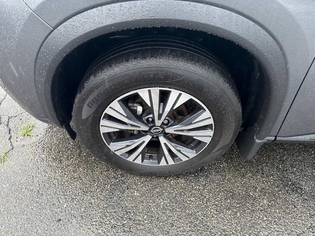 Used 2022 Nissan Rogue SV image 14