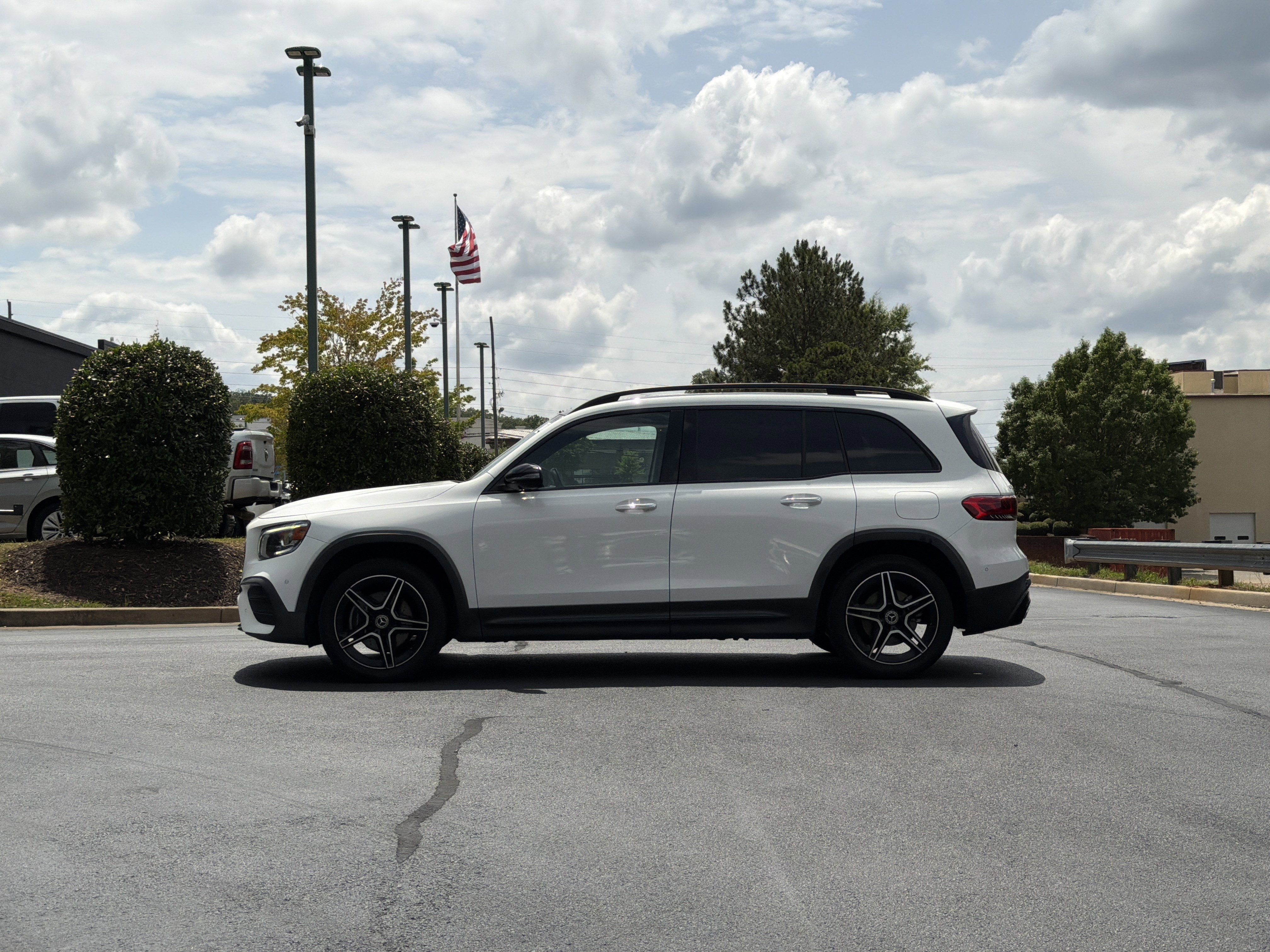 Used 2020 Mercedes-Benz GLB 250 4MATIC image 14