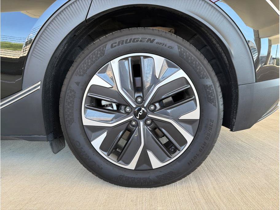 Used 2024 Kia EV6 Light AWD/4WD image 29