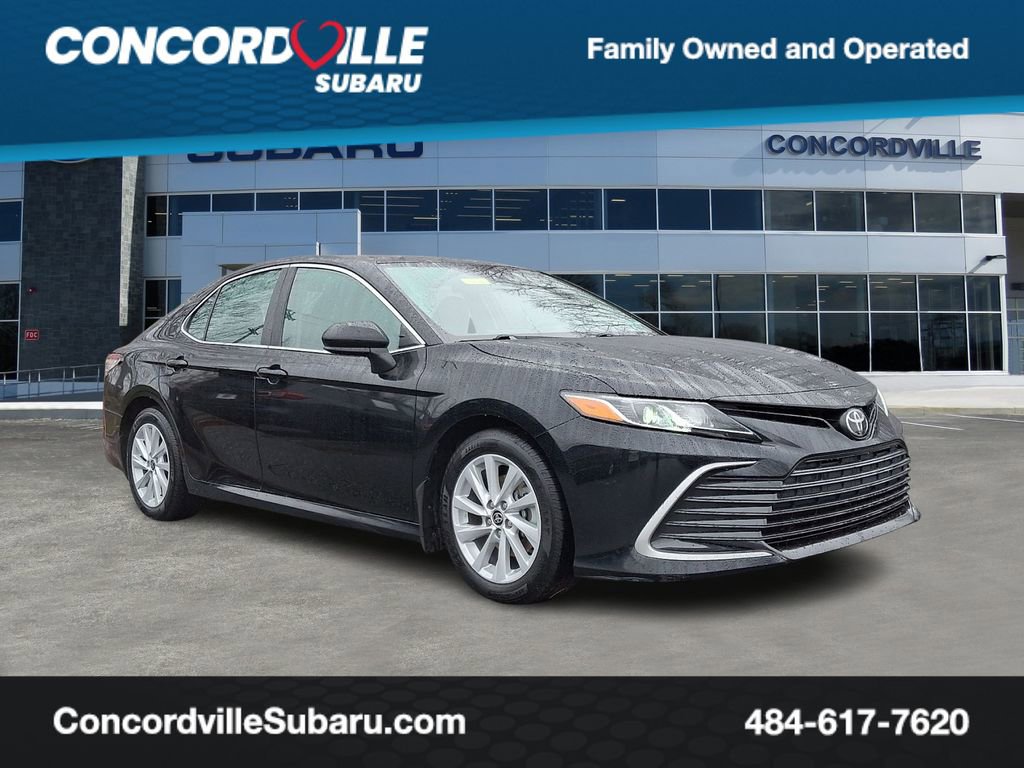 Used 2022 Toyota Camry LE image 1