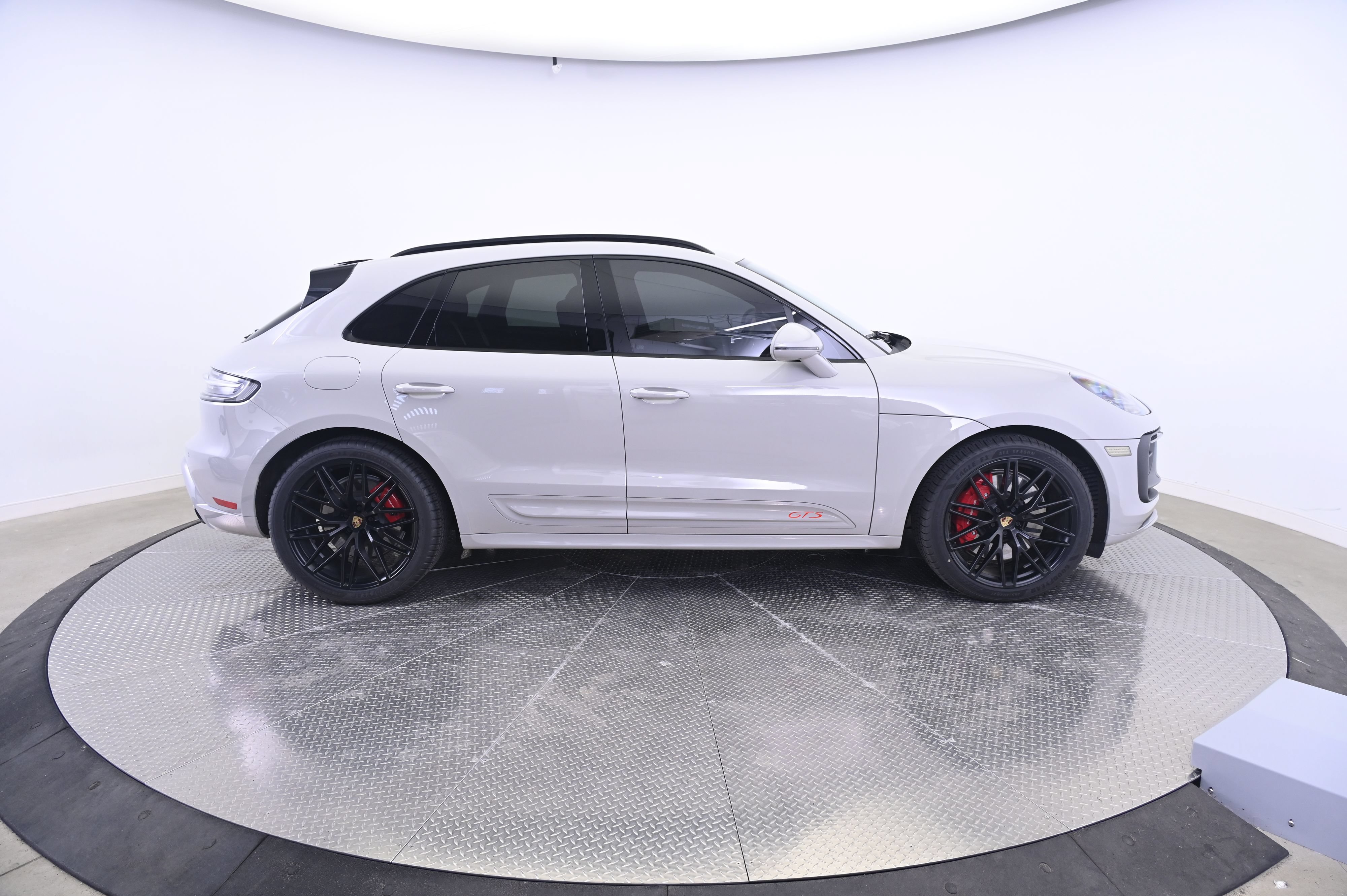 Certified 2022 Porsche Macan GTS AWD/4WD image 8