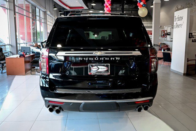 Used 2024 Chevrolet Suburban High Country AWD/4WD image 6