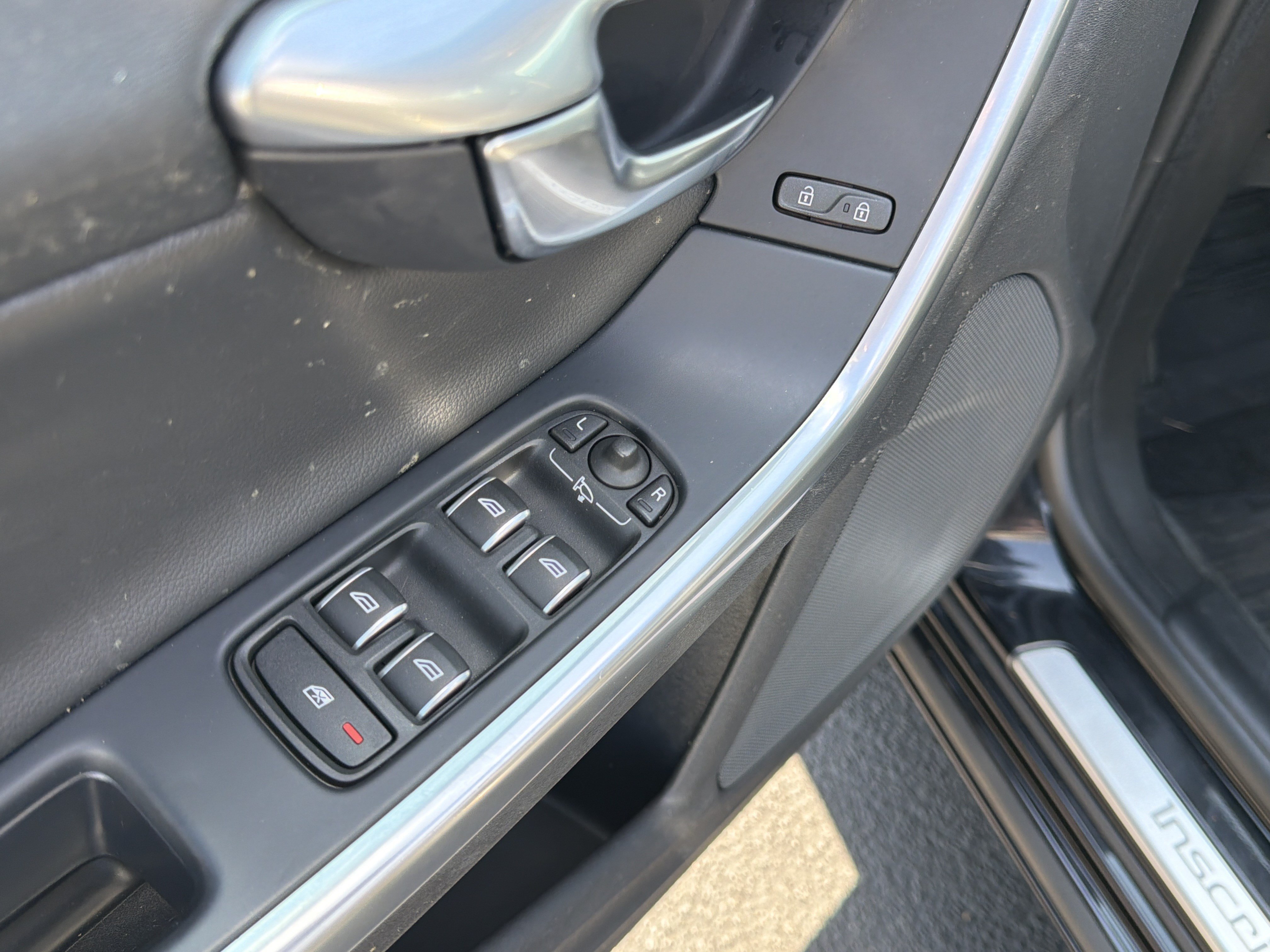 Used 2018 Volvo S60 T5 Inscription w/ Climate Package AWD/4WD image 15