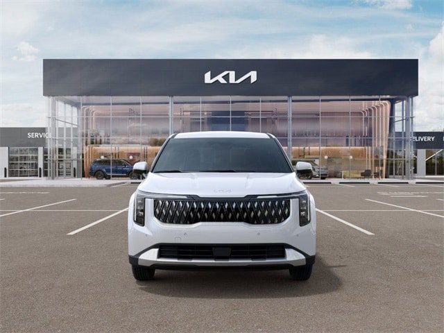 New 2025 Kia Carnival FWD image 2